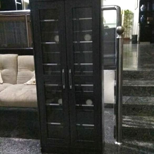 RAK SENDAL SEPATU TEMPAT SENDAL DAN SEPATU